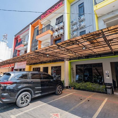 Reddoorz Near Taman Krida Budaya Malang Zewnętrze zdjęcie