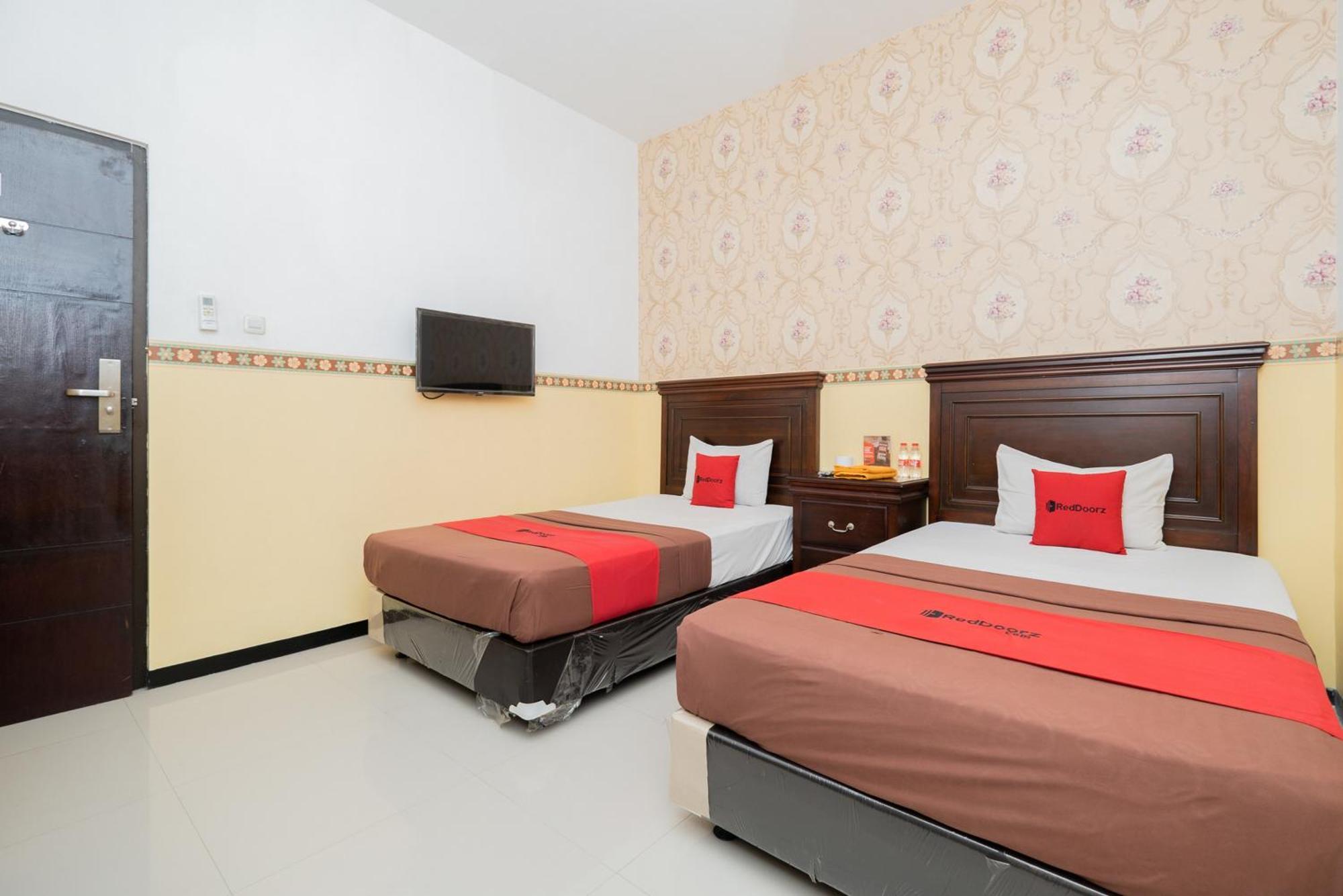 Reddoorz Near Taman Krida Budaya Malang Zewnętrze zdjęcie