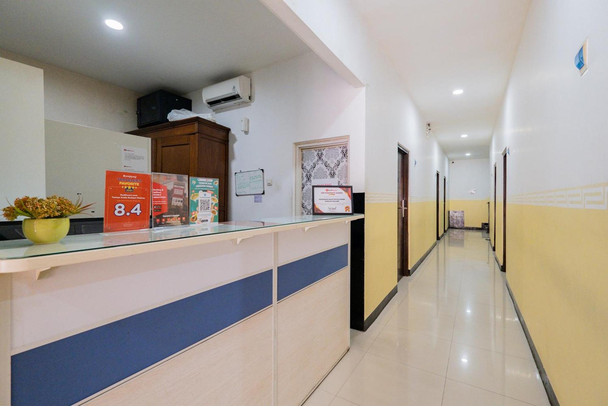 Reddoorz Near Taman Krida Budaya Malang Zewnętrze zdjęcie