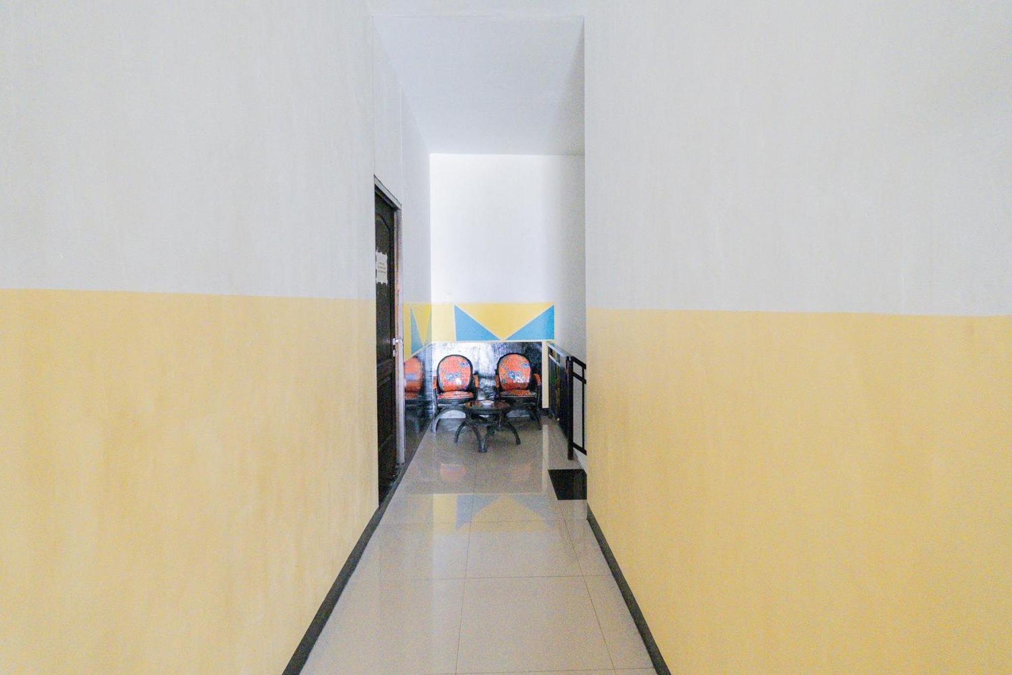 Reddoorz Near Taman Krida Budaya Malang Zewnętrze zdjęcie