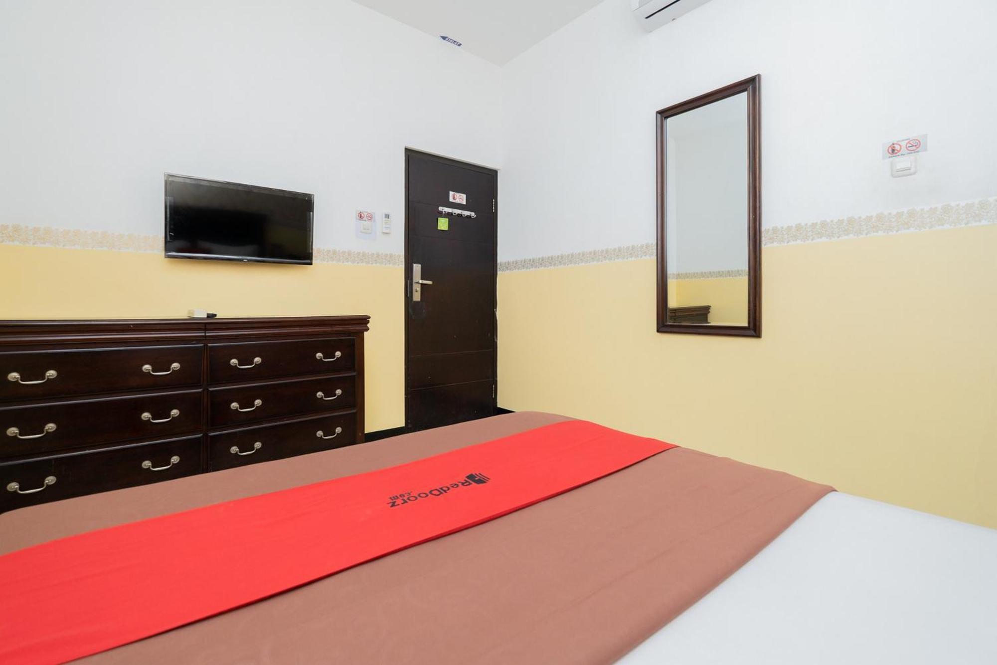 Reddoorz Near Taman Krida Budaya Malang Zewnętrze zdjęcie