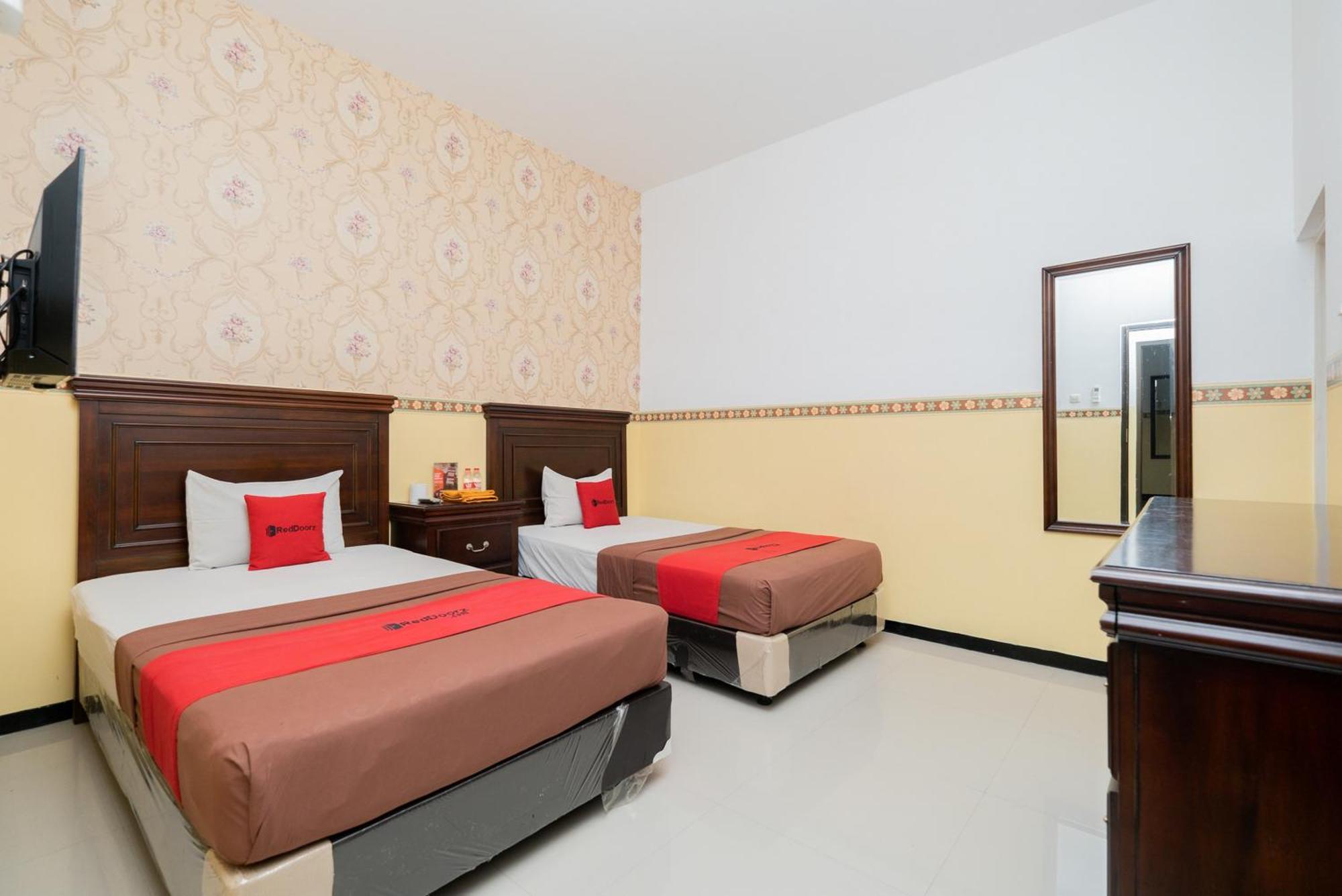 Reddoorz Near Taman Krida Budaya Malang Zewnętrze zdjęcie