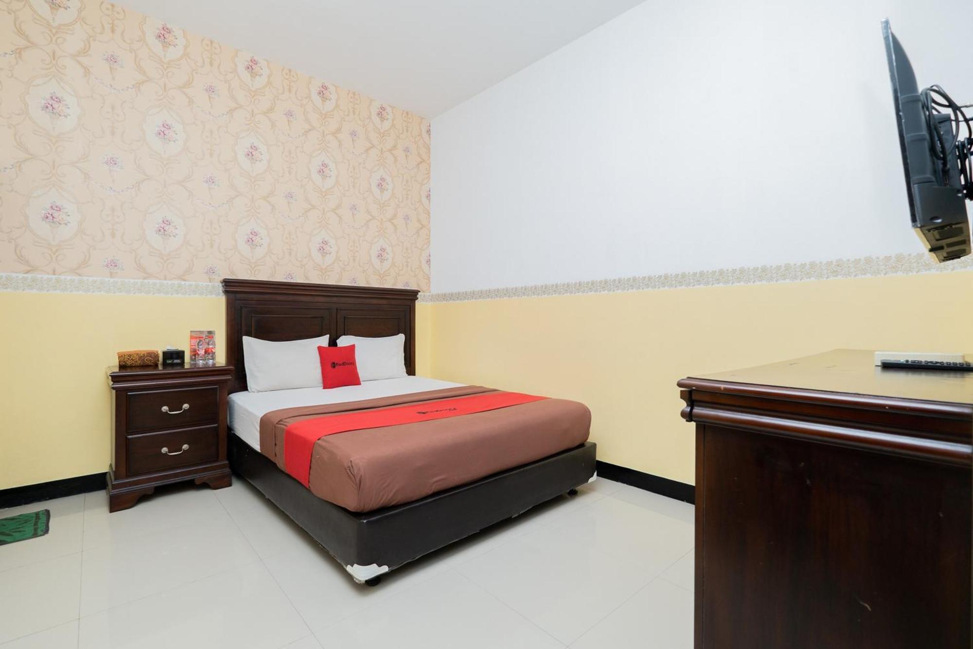 Reddoorz Near Taman Krida Budaya Malang Zewnętrze zdjęcie