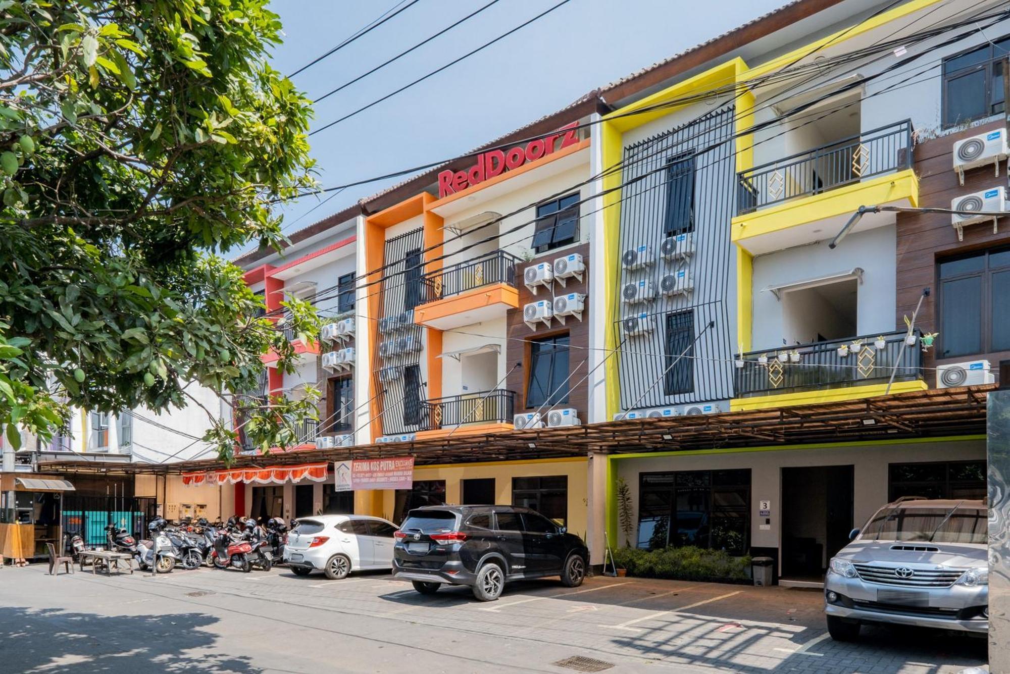 Reddoorz Near Taman Krida Budaya Malang Zewnętrze zdjęcie