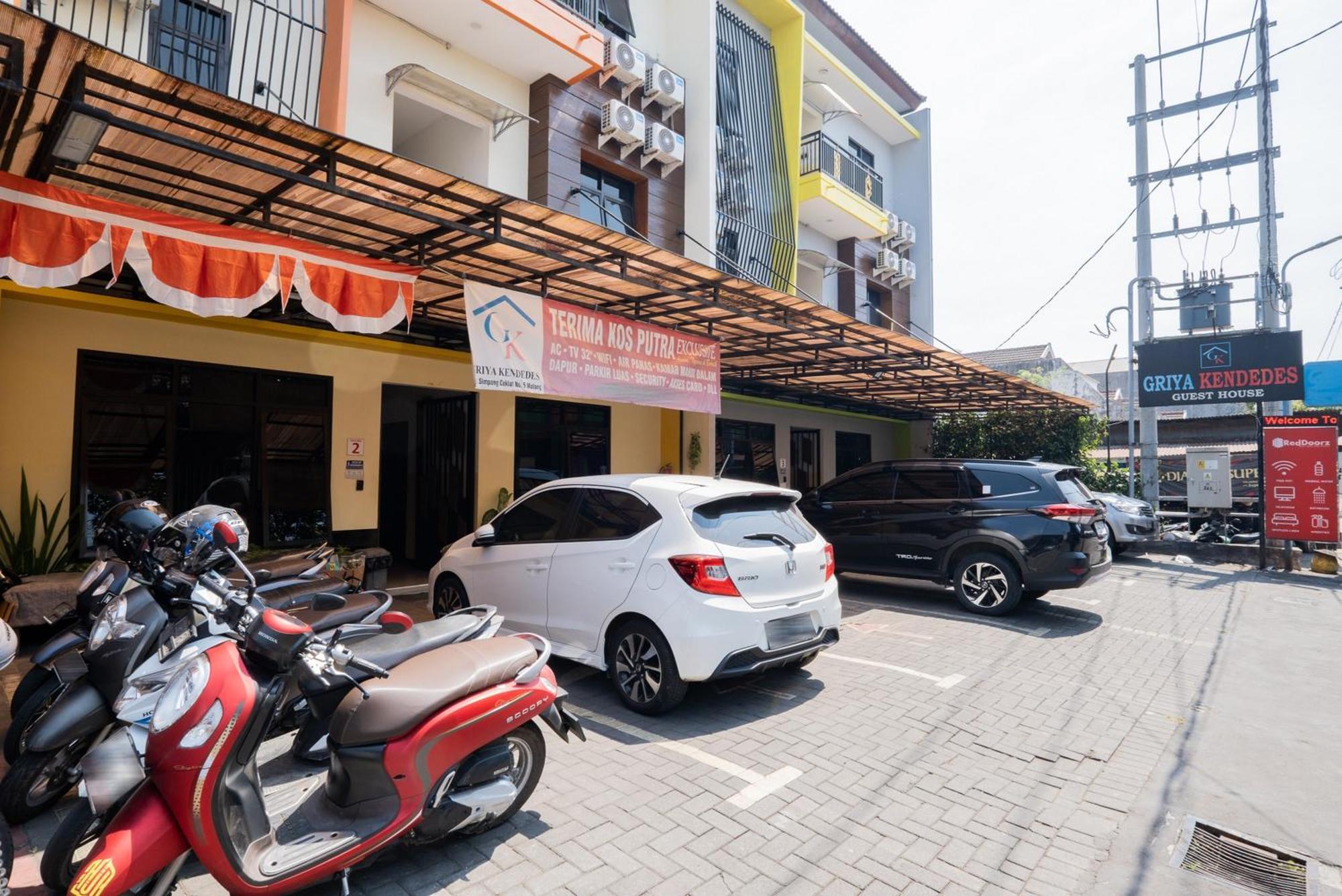 Reddoorz Near Taman Krida Budaya Malang Zewnętrze zdjęcie
